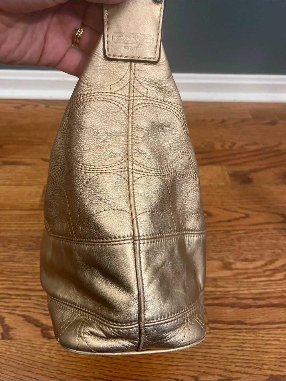Coach F18882 Signature Stitch Gold Metallic Leather Hobo Shoulder Bag COA